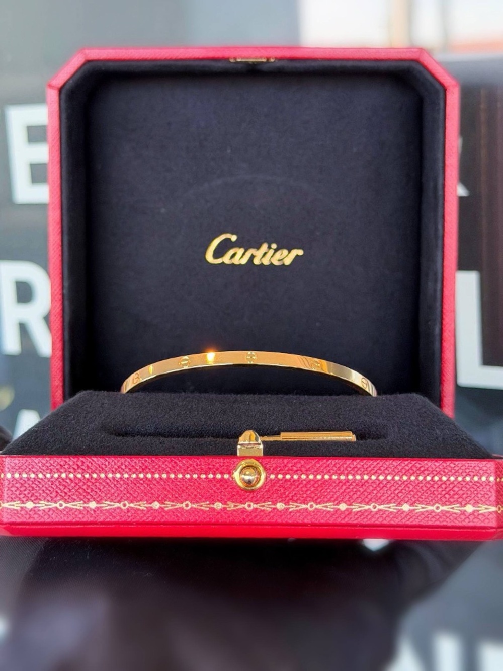 Cartier 18k yellow gold LOVE BRACELET, SMALL MODEL size 19 full set - Picture 2 of 11